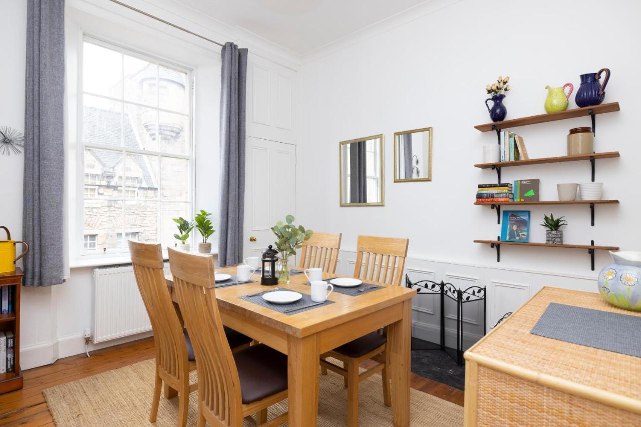 Joivy Cosy Flat In The Heart Of Edinburgh Apartment Exterior photo