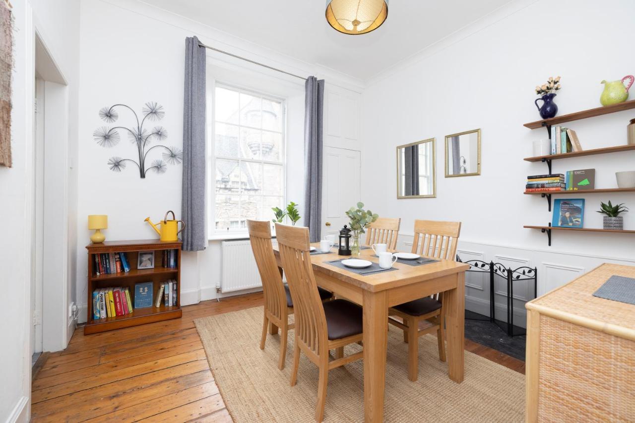 Joivy Cosy Flat In The Heart Of Edinburgh Apartment Exterior photo
